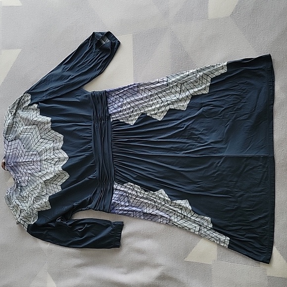 BCBG faux wrap dress - Picture 2 of 6